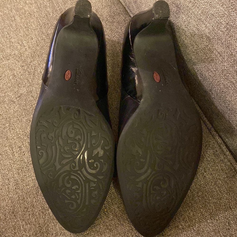 Clarks Artisan Black Leather 2” Heels Womens Size 9.5 - Picture 8 of 13